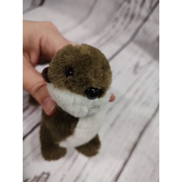 Vintage KM International Fuzzy Realistic Otter Plush Stuffed animal 8in posable - Picture 5 of 6